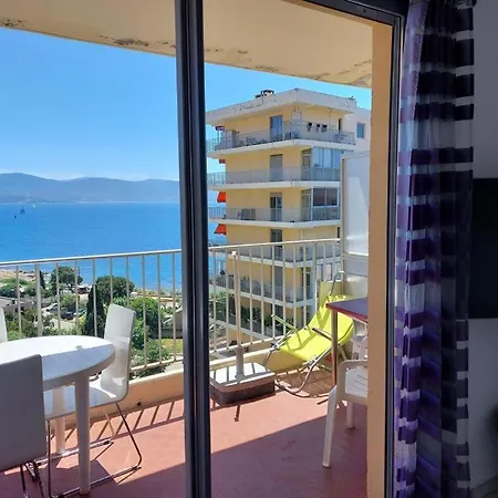 Vue Imprenable Appt 3 P Pour 4 Ou 5 Personnes Sanguinaires 300m Plages Et Merpersonnes Apartment Ajaccio (Corsica)